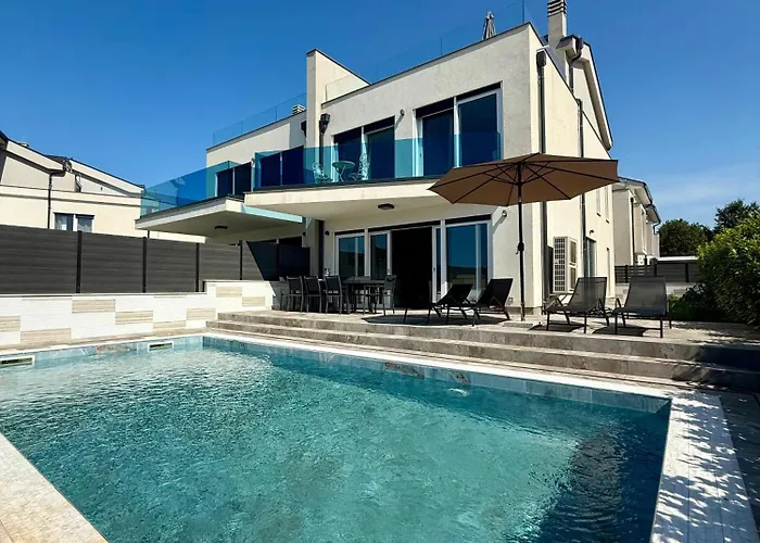 New With Pool, Sea View, Poreč