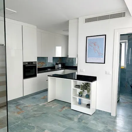 New With Pool, Sea View, 别墅