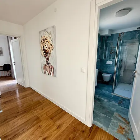 Βίλα New With Pool, Sea View, Πόρετς