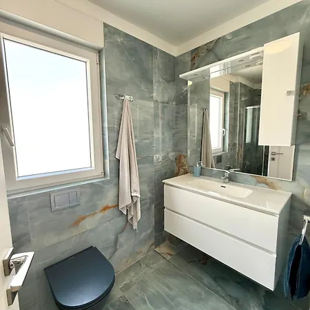 New With Pool, Sea View, * Πόρετς