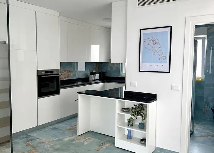 New With Pool, Sea View, Vila