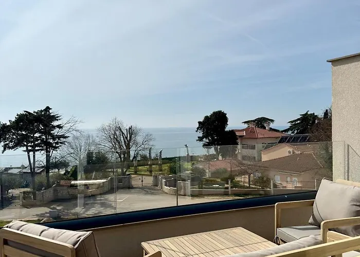 New With Pool, Sea View, Vila *