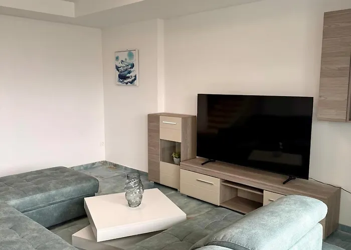 ヴィラ New With Pool, Sea View, ポレッチ